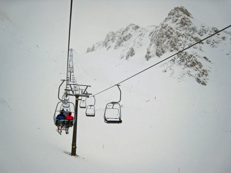 �o�h�K�X�^�C��