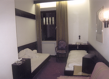 �U�C���[�z�e��