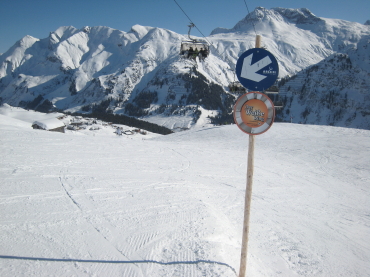 �k������