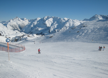 �k������