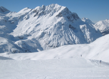 �k������