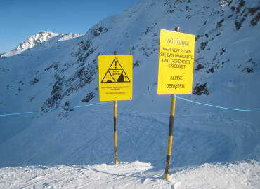 �k������