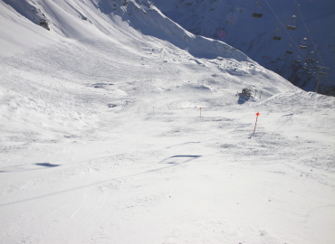 �k������