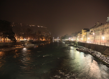 �C���X�u���b�N