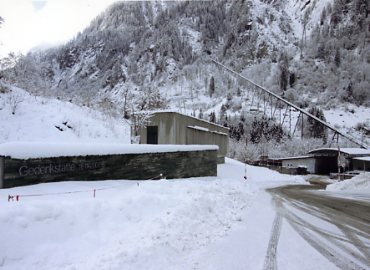 �J�v�����@�P�[�u���J�[�@�΍�