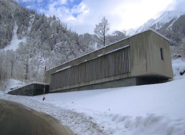 カプルン　追悼施設