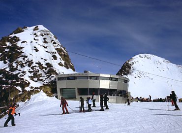 �X�e���[�o�C