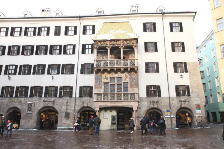 �C���X�u���b�N