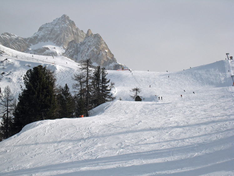 �t�@���[���A