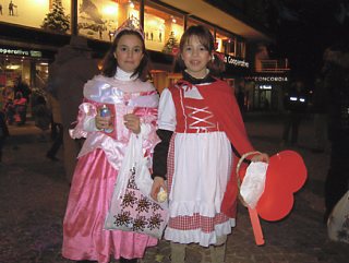 �R���`�i�_���y�b�c�H�@�J�[�j�o��