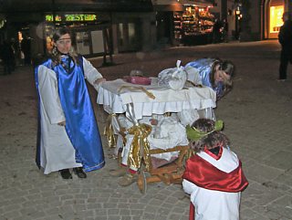 �R���`�i�_���y�b�c�H�@�J�[�j�o��