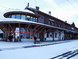 �N���C�l�V���C�f�b�N�@�w