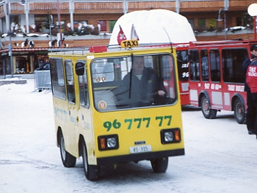 �d�C������