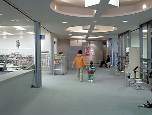 ���R����