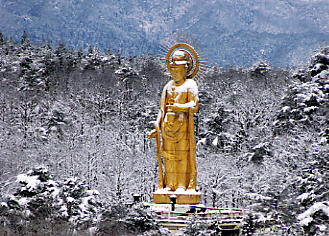 �X�m�[���[���h�^�U��