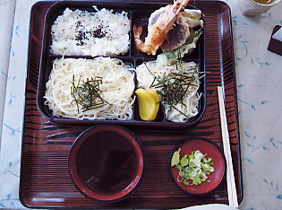 �������݂���F���[�߂�