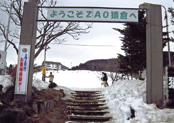 �������q