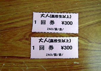 �������q