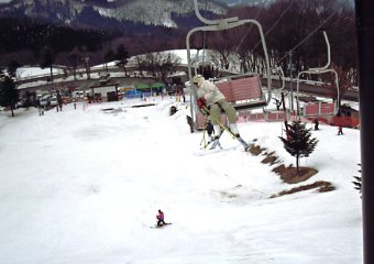 �������q