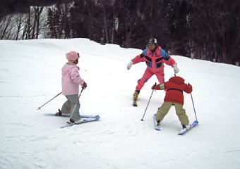 �������q