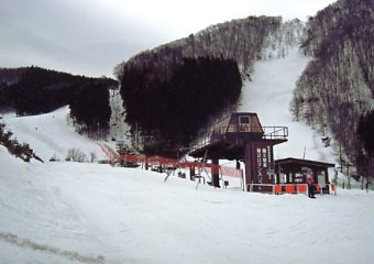 �������q