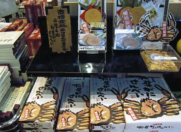 ���t����