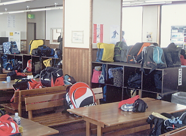 �������x