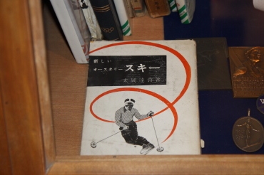 ���M�V��R