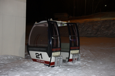 ���M�V��R