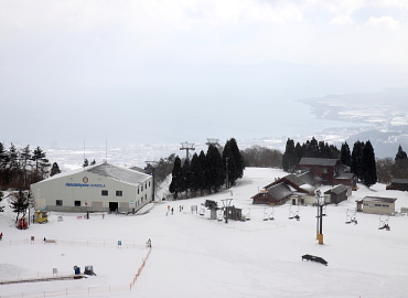 ���َR�X�L�[��