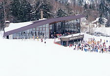 �f������