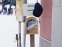 �m��������