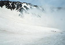 �����A���v�X����~