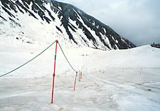 �����A���v�X����~