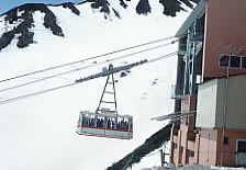 �����A���v�X����~