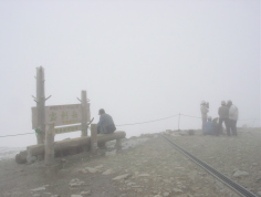 �����A���v�X����~