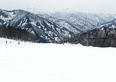 �������ێR